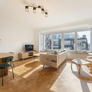 Appartement Zonnig, Ruim Op A+ Locatie!, Ostende